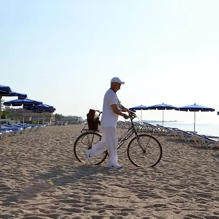 Hotel Luna Club Yoga & 4sup 4*