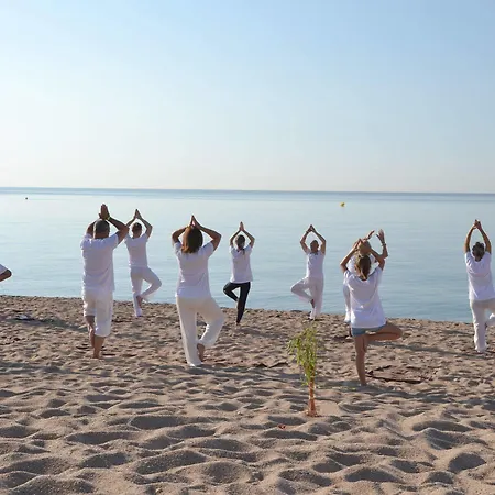 Luna Club Yoga & 4sup Hotel 4*