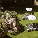Luna Club Yoga & 4sup Hotel