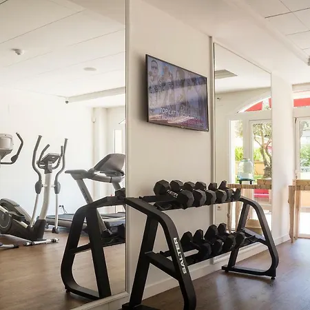 מלון Luna Club Yoga & 4sup 4*