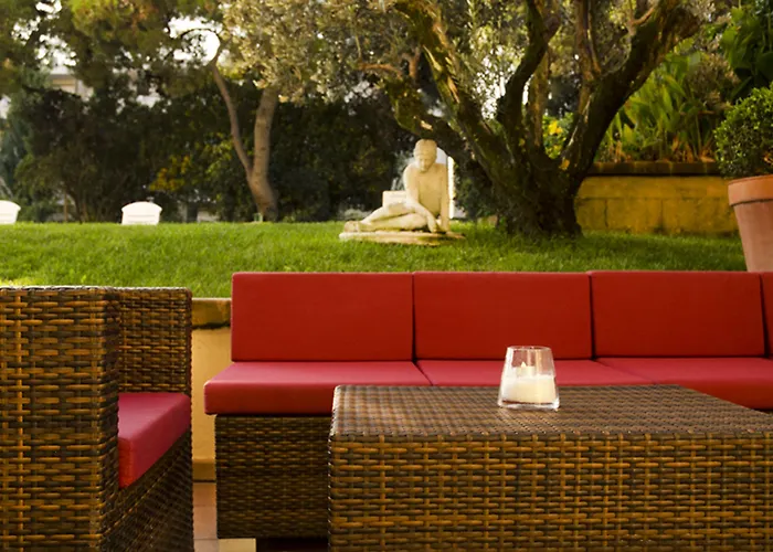 Ξενοδοχείο Luna Club Yoga & 4sup 4*