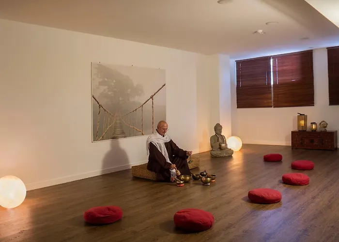 Ξενοδοχείο Luna Club Yoga & 4sup 4*